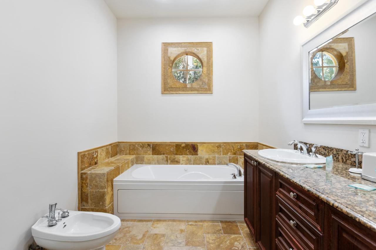 Luxury Spanish Villa 4 Bedroom 4 Bathroom Pool Sunny Isles North Miami Beach Εξωτερικό φωτογραφία